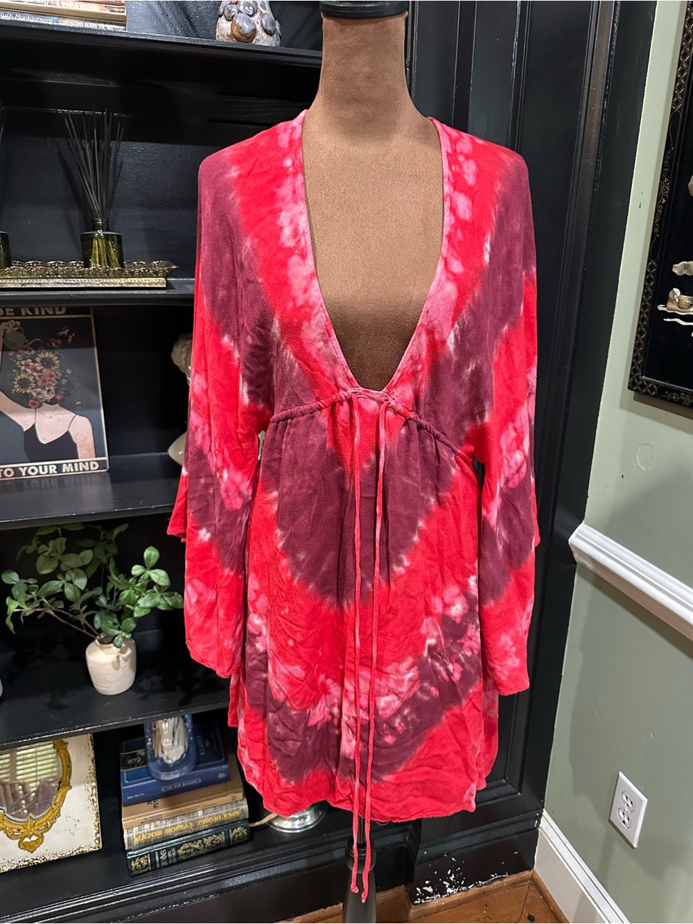 Blue Life Red & Purple Tie‑Dye V‑Neck Mini Dress – Size Small